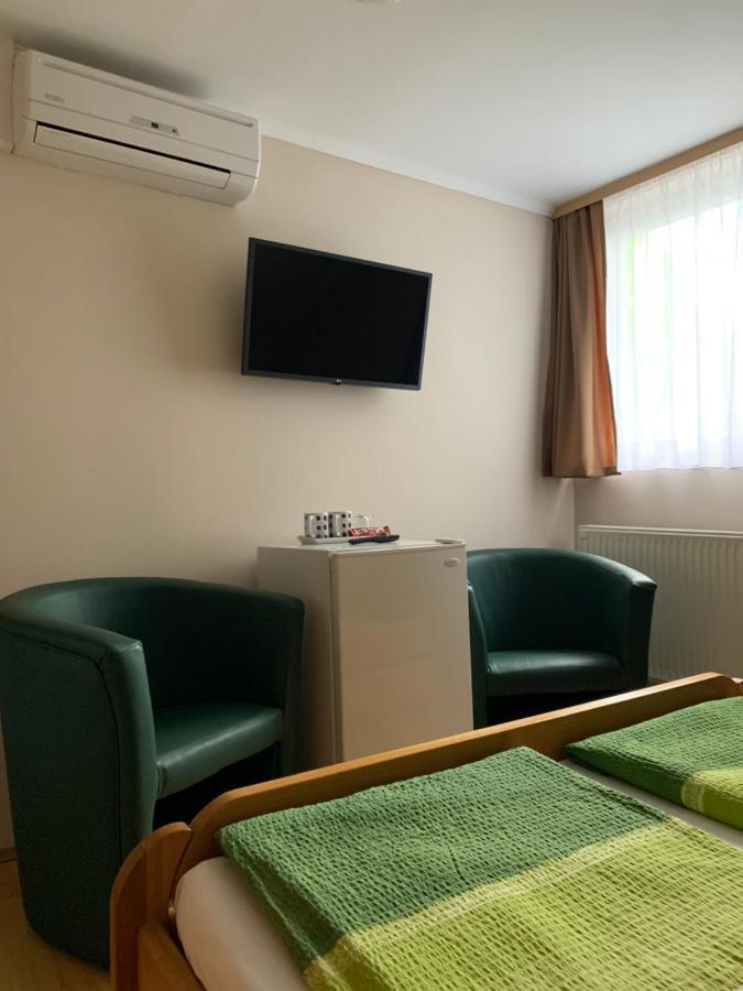 Fenyves Family Rooms And Bungalows Hajdúszoboszló Eksteriør billede